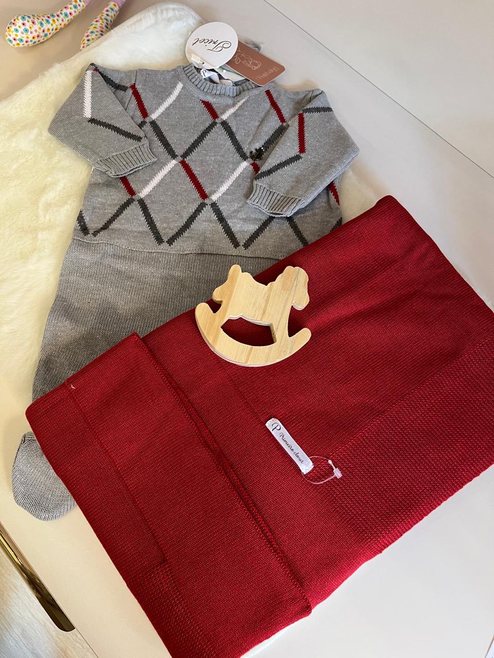 Saida de Maternidade Vermelho e Cinza